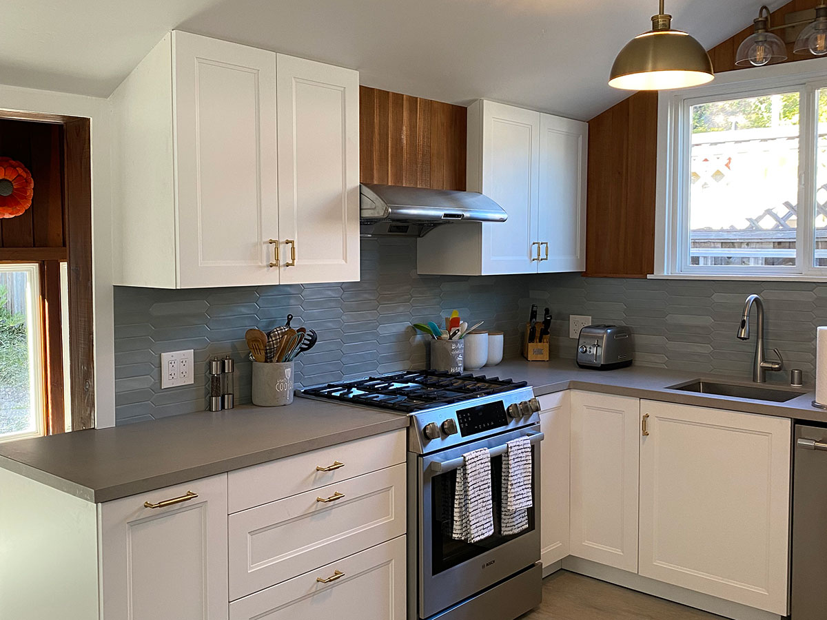 TrueStyle & Design - Captiola Beach House - kitchen