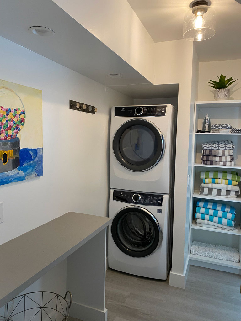 TrueStyle & Design - Captiola Beach House - laundry room